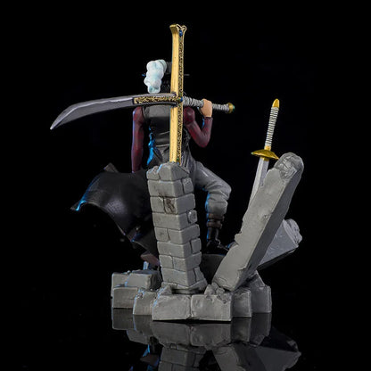 Figurina d'azione Dracule Mihawk di One Piece, 14 cm, marca Otaku Family Store Online, mostra dettagli e pose dinamiche
