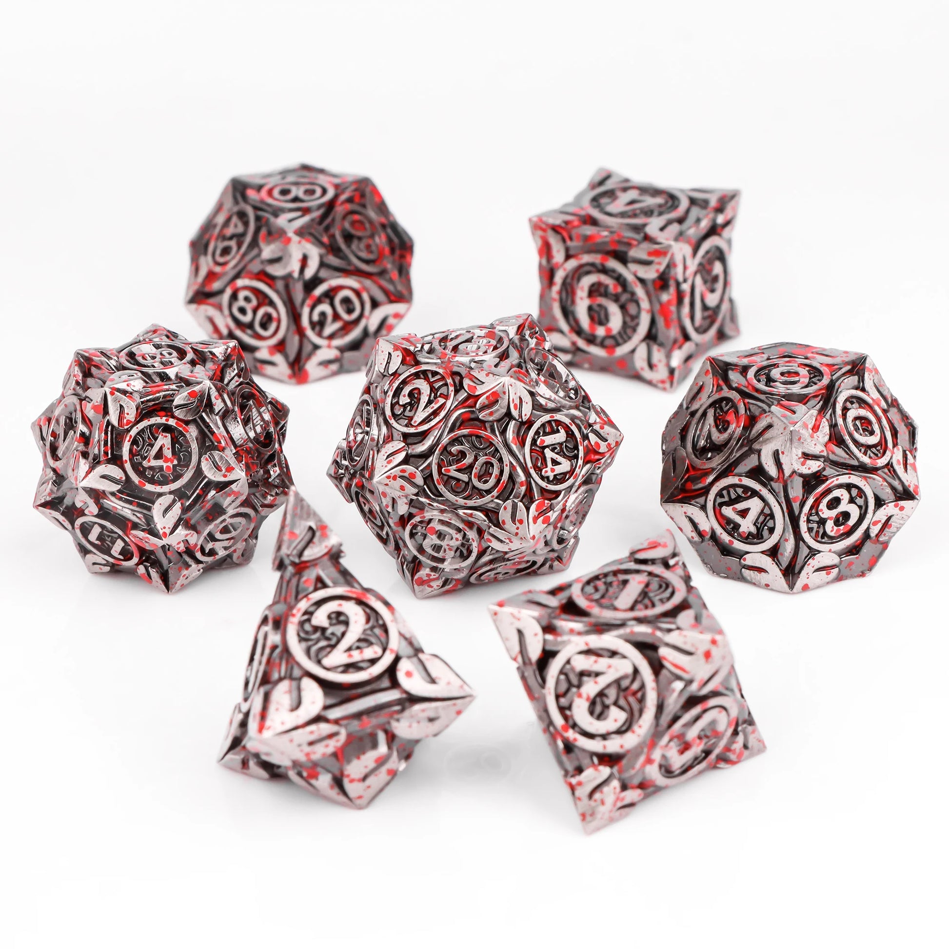 Set di 7 dadi poliedrici in metallo della collezione mista COOLECTION, perfetti come gadget per giochi di ruolo D&D.