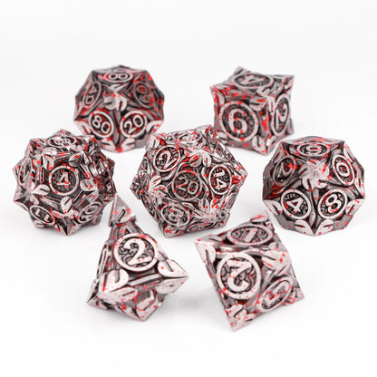 Set di 7 dadi poliedrici in metallo della collezione mista COOLECTION, perfetti come gadget per giochi di ruolo D&D.