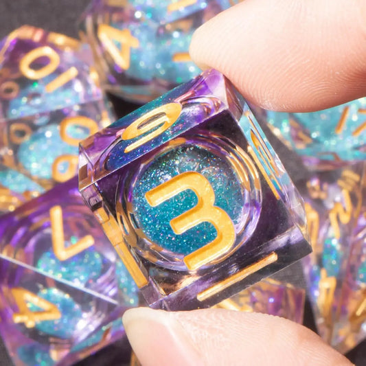 Set di dadi in resina liquida con bordi affilati della collezione RPG di Otaku Family Store Online, gadget per giochi di ruolo.