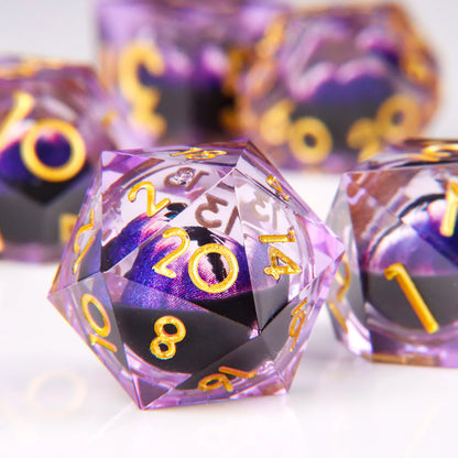 Set di dadi Dragon Eye con bordi affilati e nucleo liquido, perfetti per giochi di ruolo D&D e Pathfinder, design dettagliato e colorato