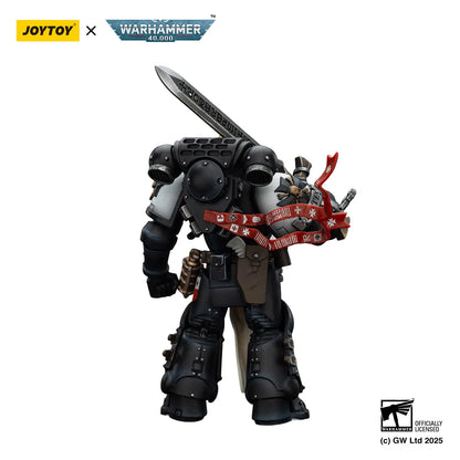 Miniatura Emperor's Champion "Bayard's Revenge" dei Templari Neri in plastica, modello di Warhammer 40K, con armatura dettagliata.