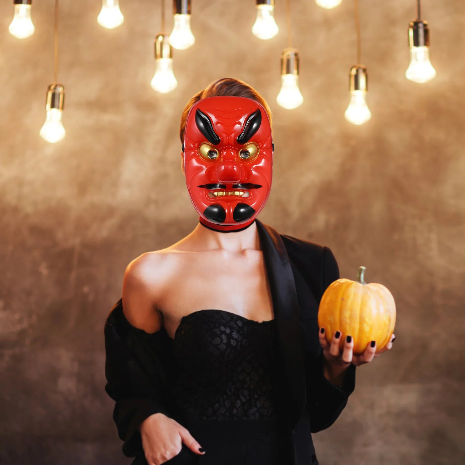 Maschera giapponese tradizionale in plastica Tengu rosso per cosplay, maschera da samurai giapponese per feste e mascherate.