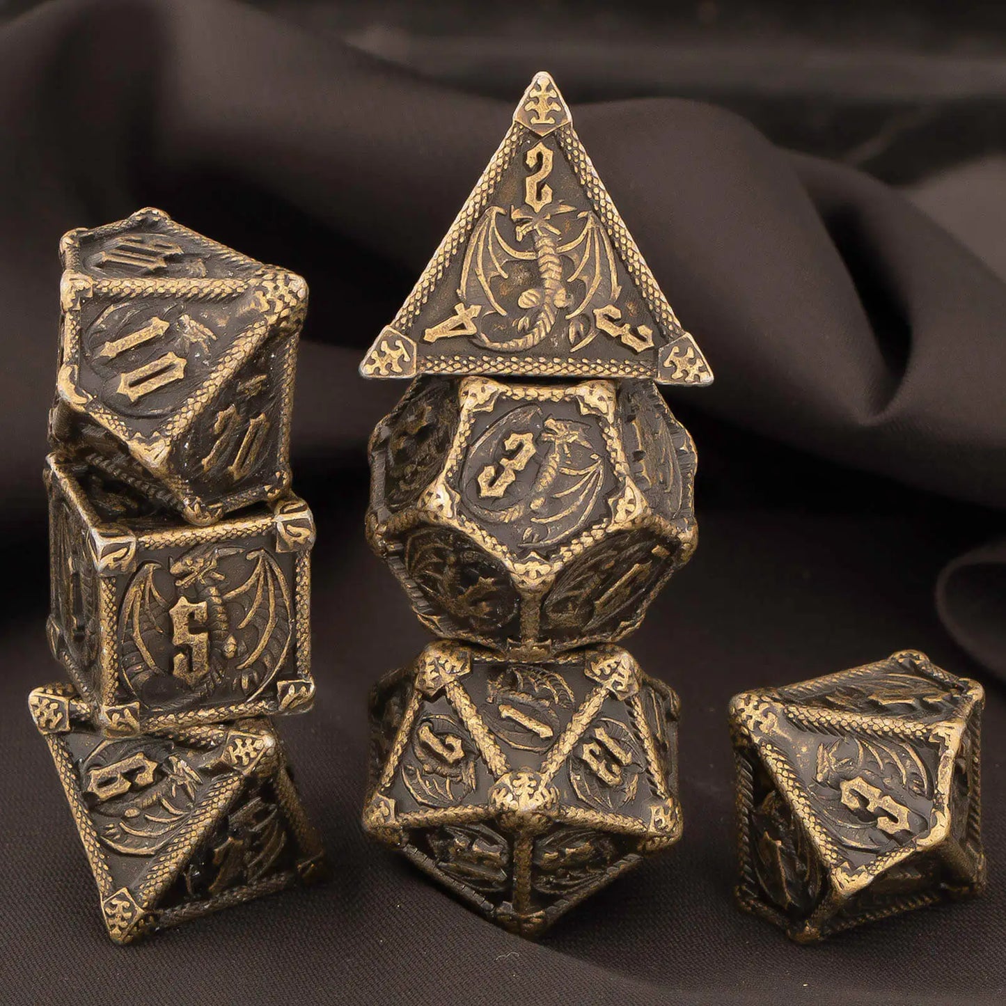 Set di 7 dadi poliedrici in metallo per giochi di ruolo come Dungeons & Dragons, di alta qualità, in stile gadget Otaku Family Store Online.