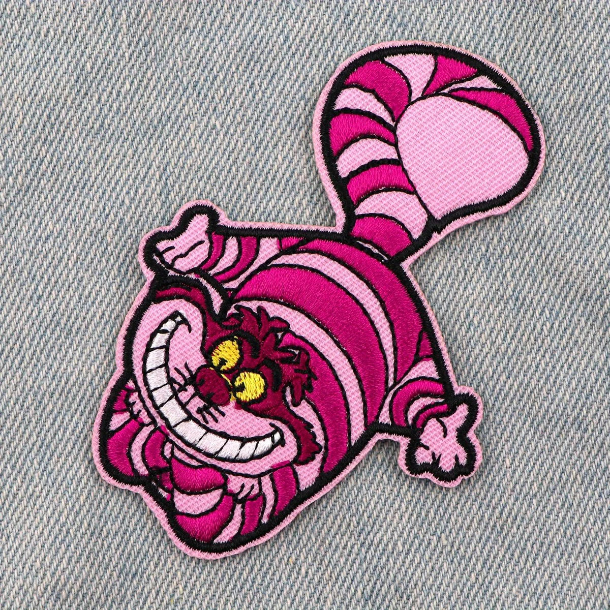 Toppa ricamata Cat Cheshire, applique da sogno per abbigliamento e fai-da-te, gadget colorato e dettagliato.