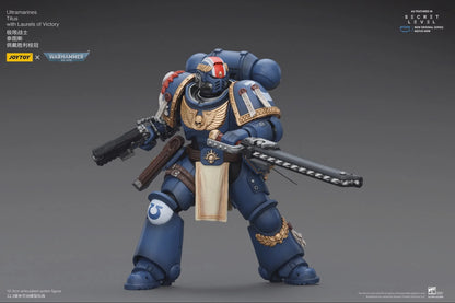 Figura d'azione Ultramarines Titus di Warhammer 40K, alta 3,75 pollici, con lauro di vittoria, prodotta da Otaku Family Store.